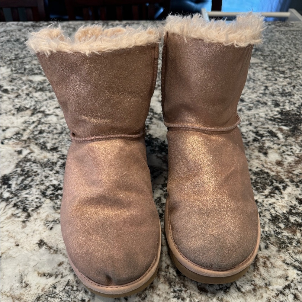 UGG boots pink size: 9